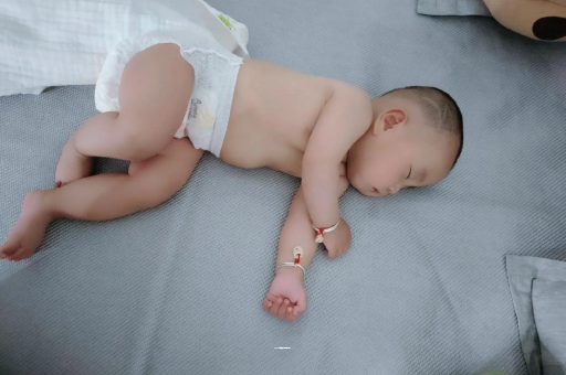 泰兴3个月宝宝怎么抱